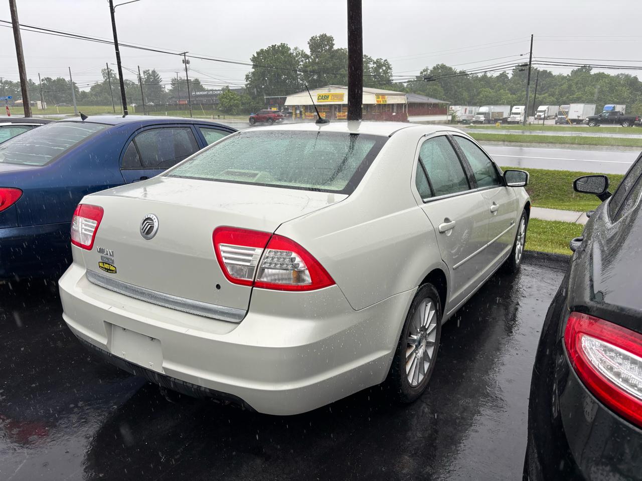Mercury Milan 4dr Sdn I4 Premier FWD 2008