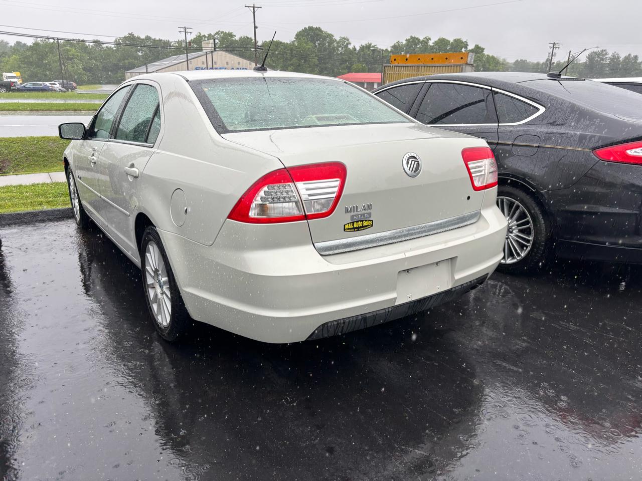 Mercury Milan 4dr Sdn I4 Premier FWD 2008