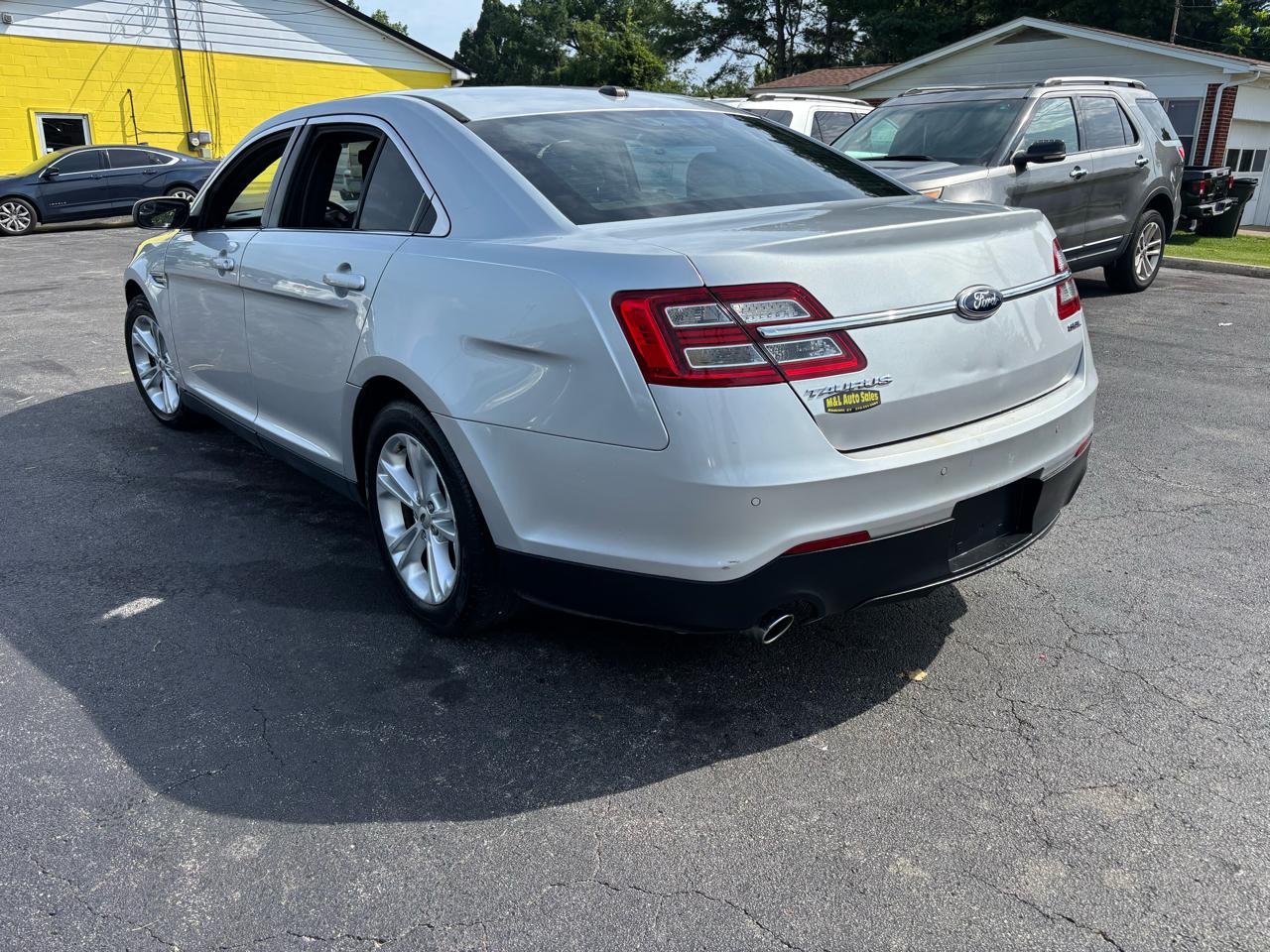 Ford Taurus 4dr Sdn SEL FWD 2013
