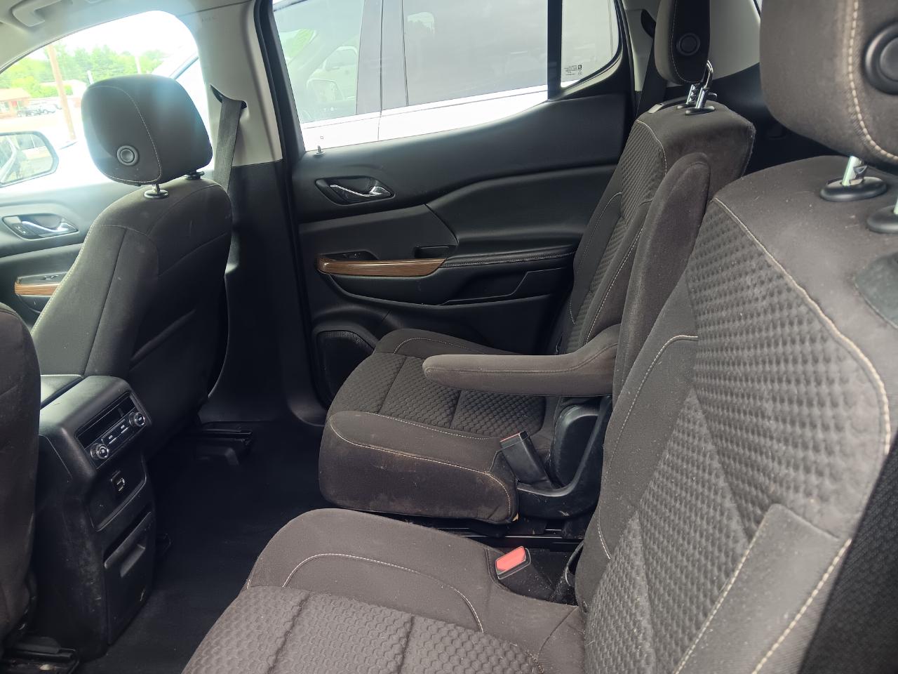 GMC Acadia FWD 4dr SLE w/SLE-2 2017