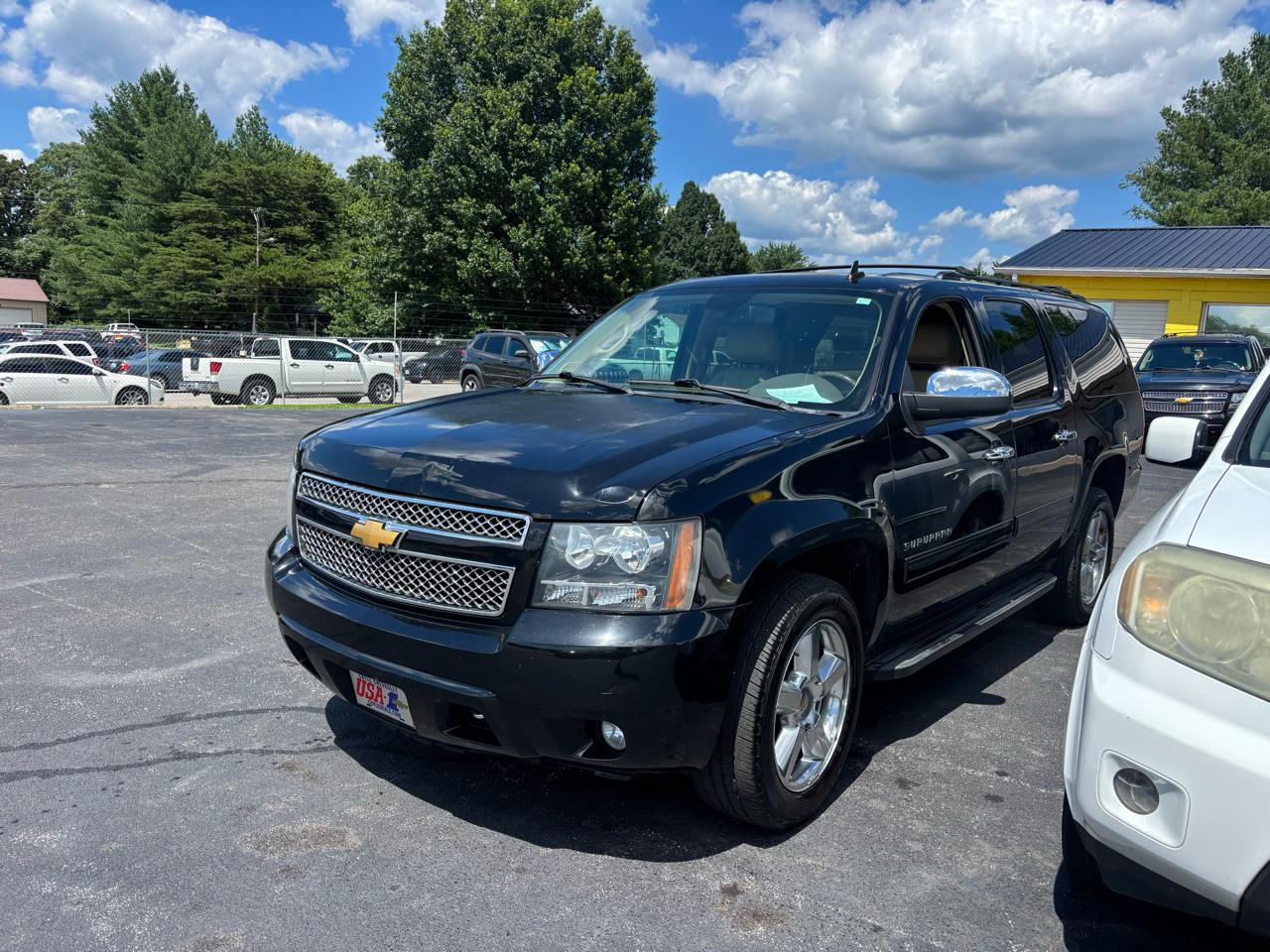 Chevrolet Suburban 4WD 4dr 1500 LT 2013