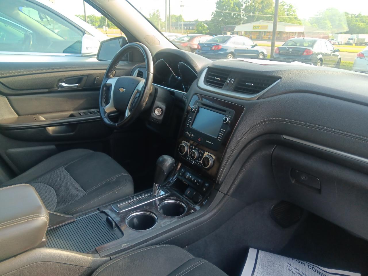 Chevrolet Traverse AWD 4dr LT w/2LT 2015