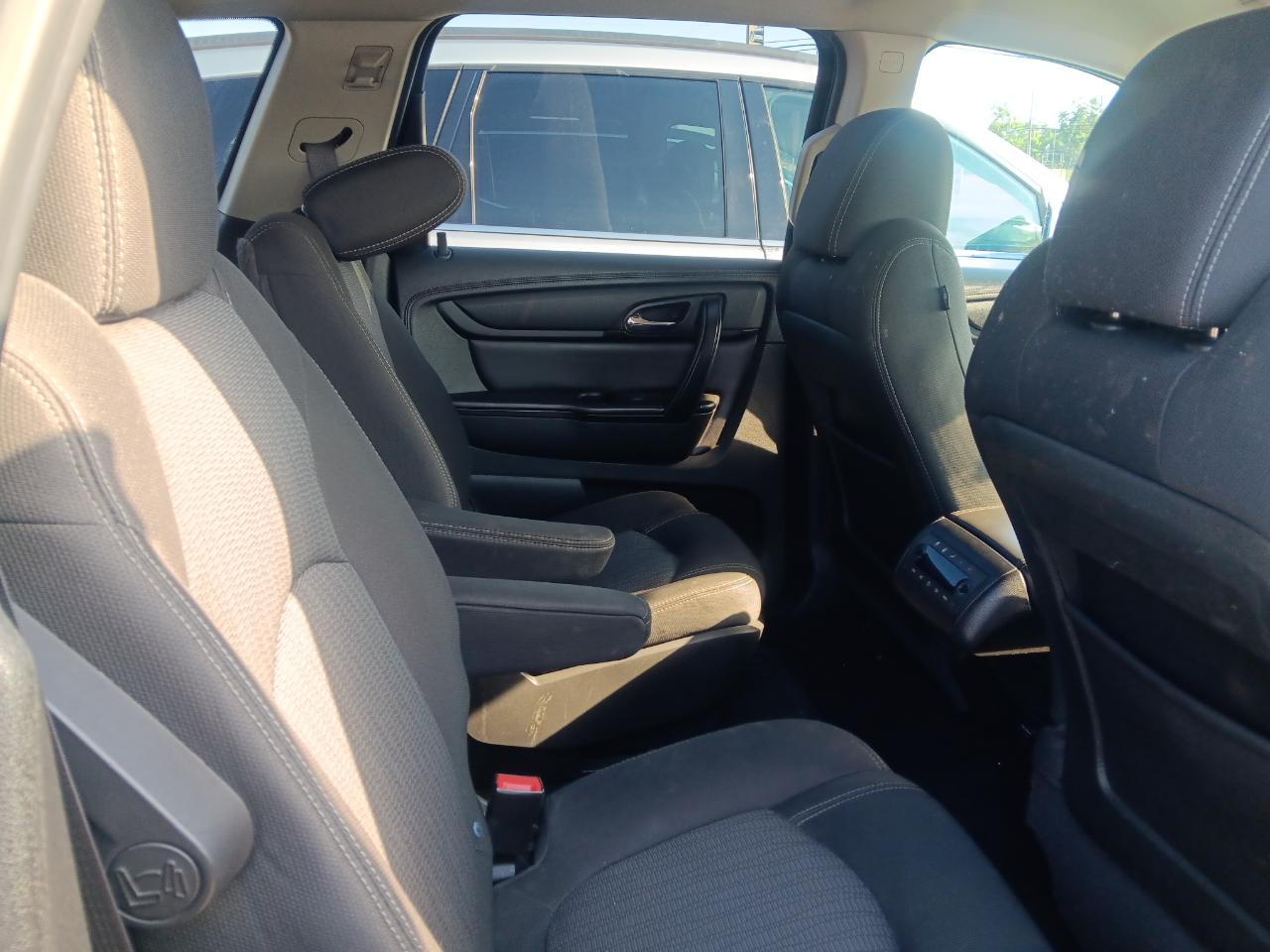 Chevrolet Traverse AWD 4dr LT w/2LT 2015