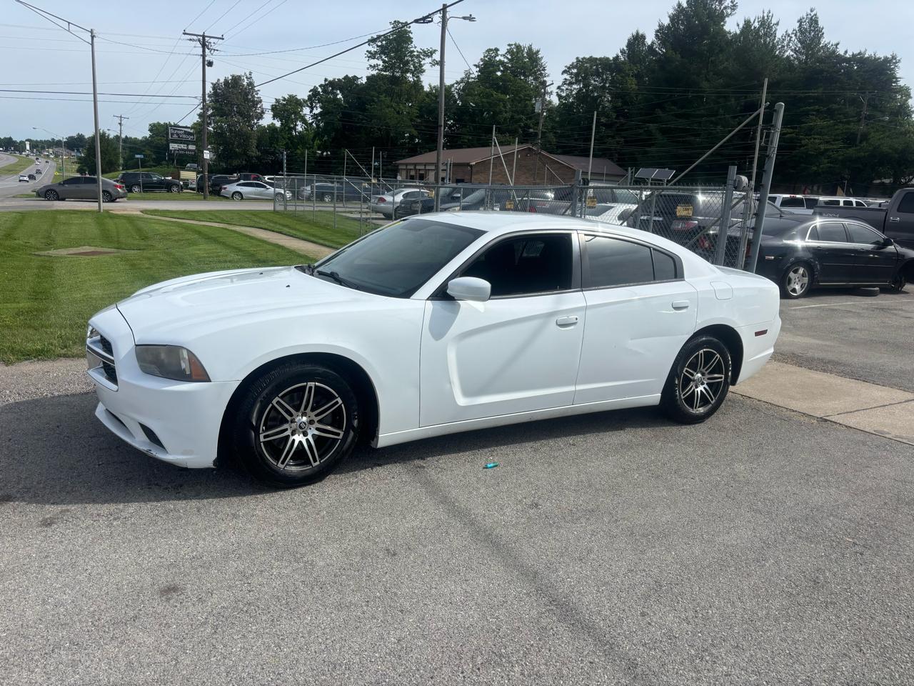 Dodge Charger 4dr Sdn SE RWD 2013