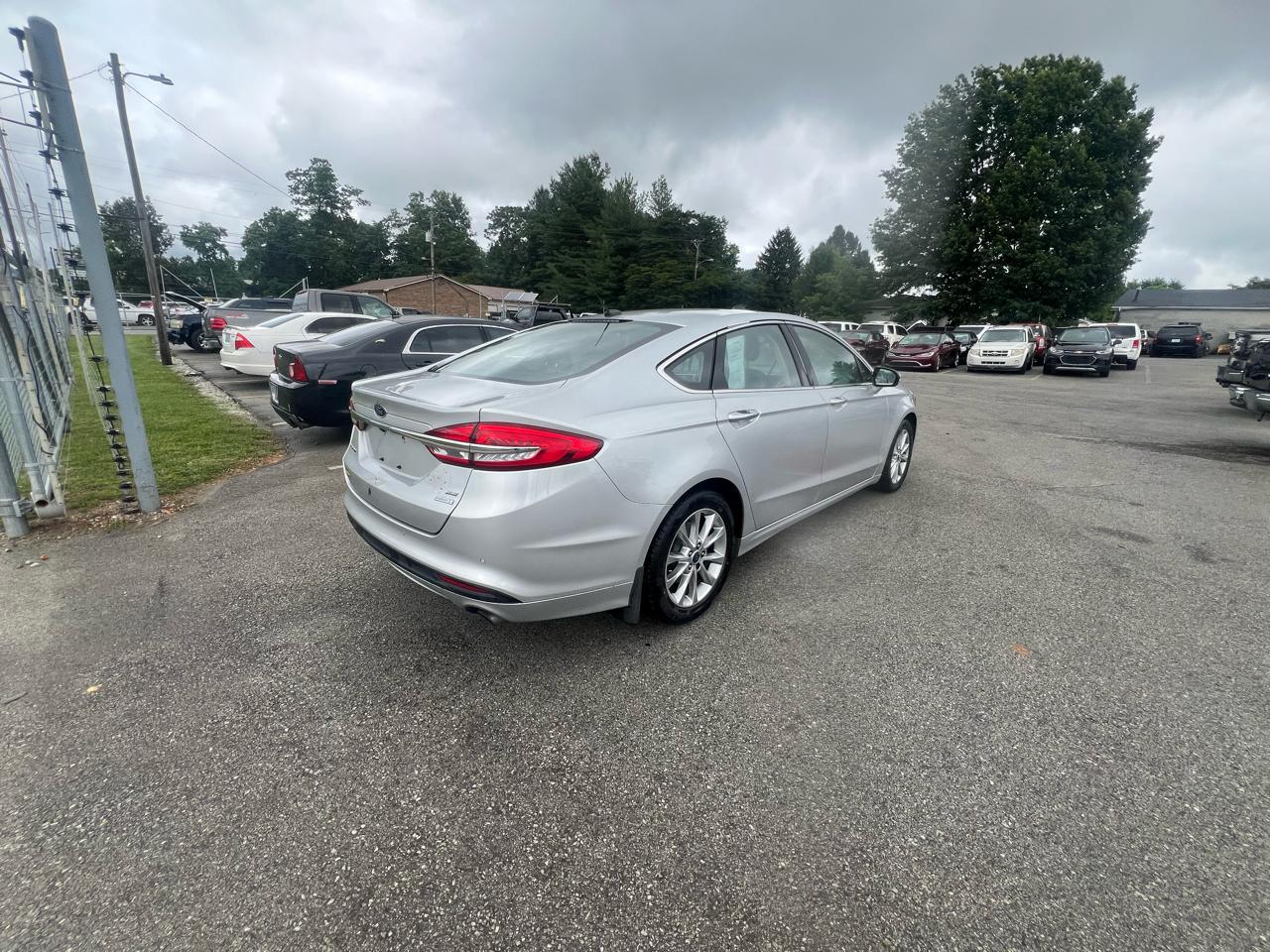 Ford Fusion SE FWD 2017