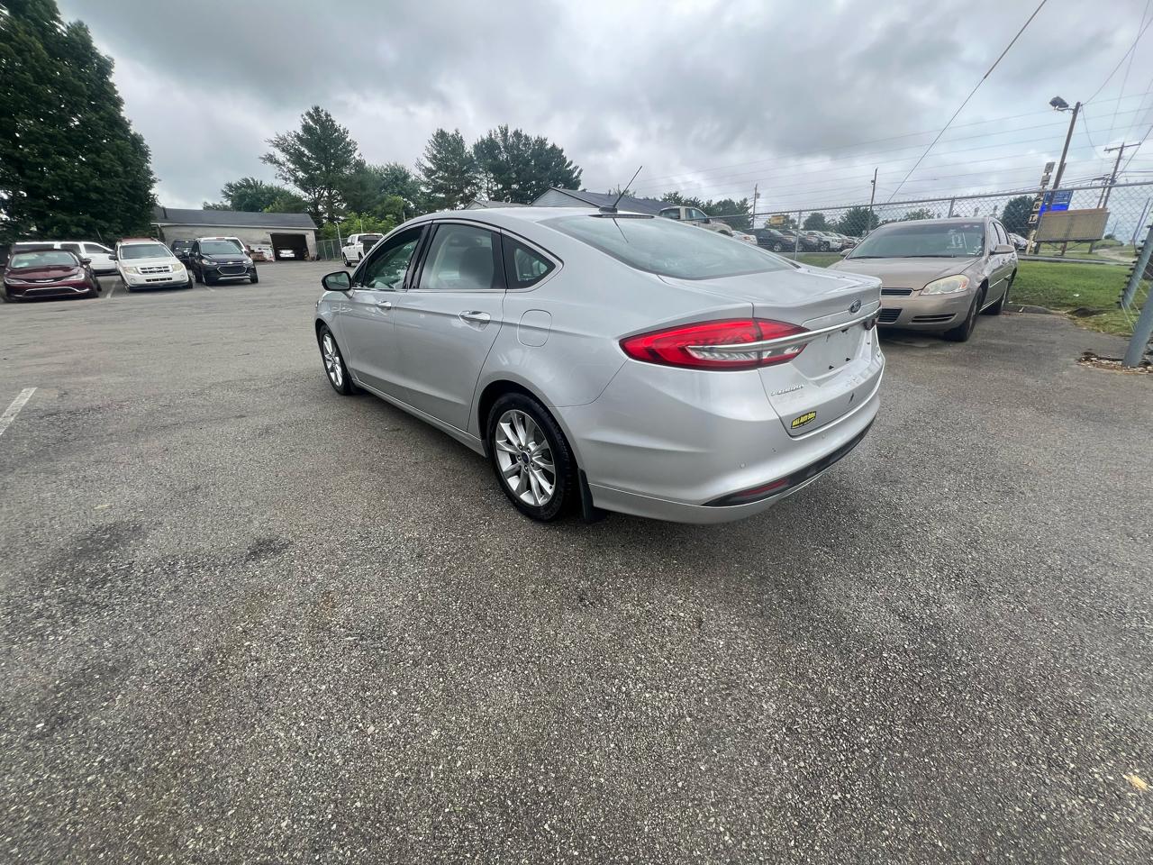 Ford Fusion SE FWD 2017