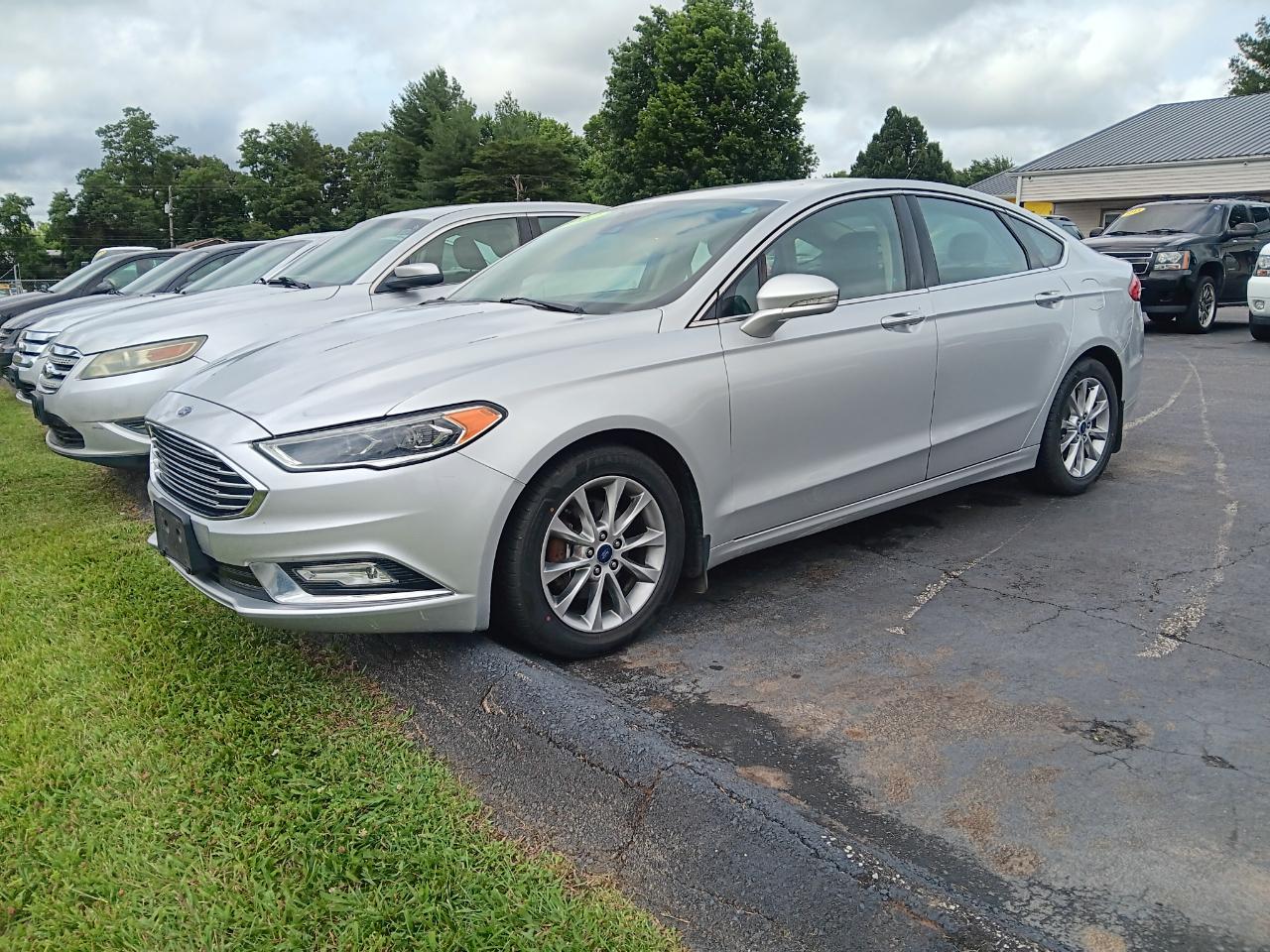 2017 Ford Fusion SE FWD