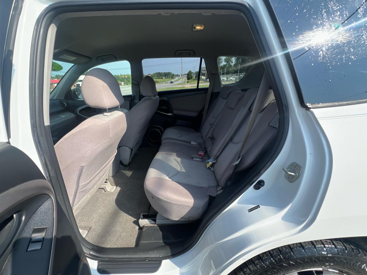 Toyota RAV4 4dr Base 4-cyl (Natl) 2006