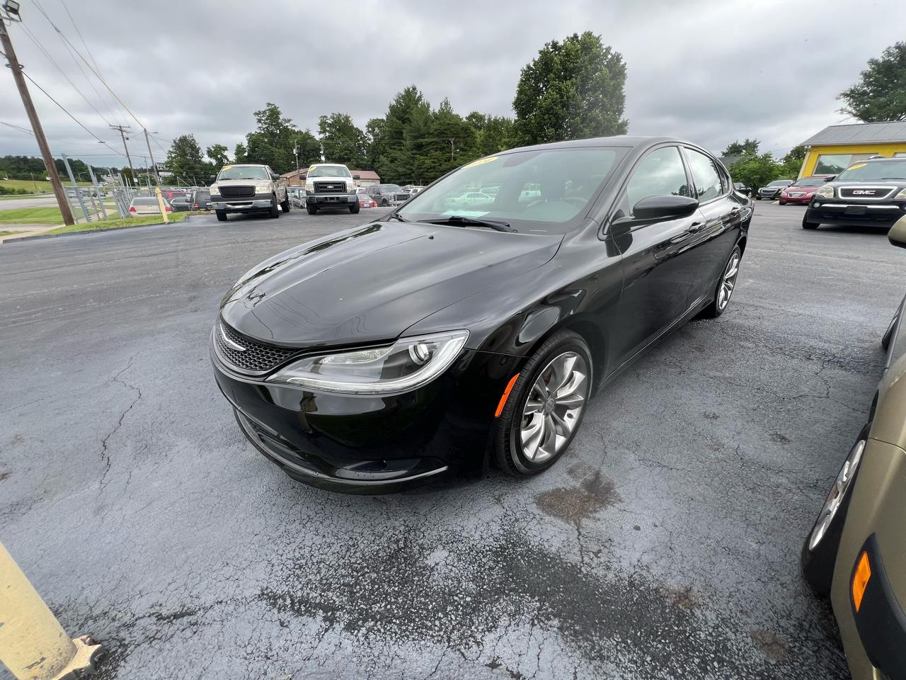 Chrysler 200 4dr Sdn S AWD 2015