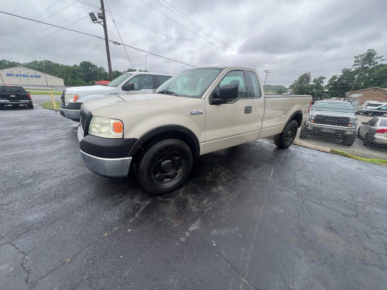 Ford F-150 2WD Reg Cab 126" XL 2008
