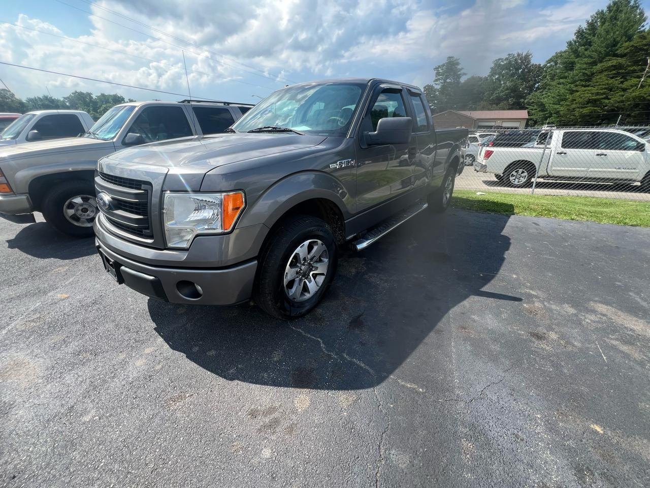 Ford F-150 2WD SuperCab 145" XL 2013