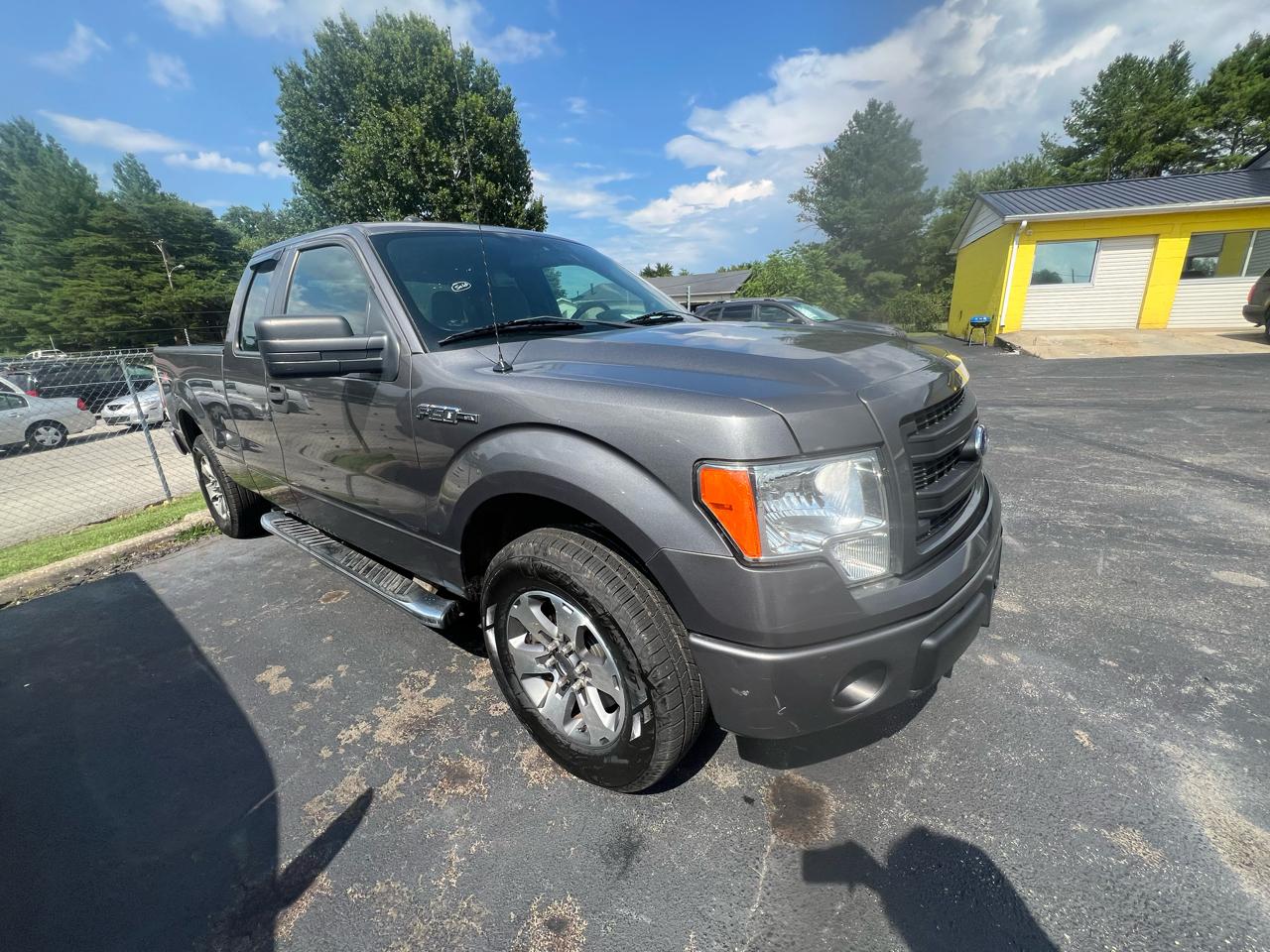 Ford F-150 2WD SuperCab 145" XL 2013