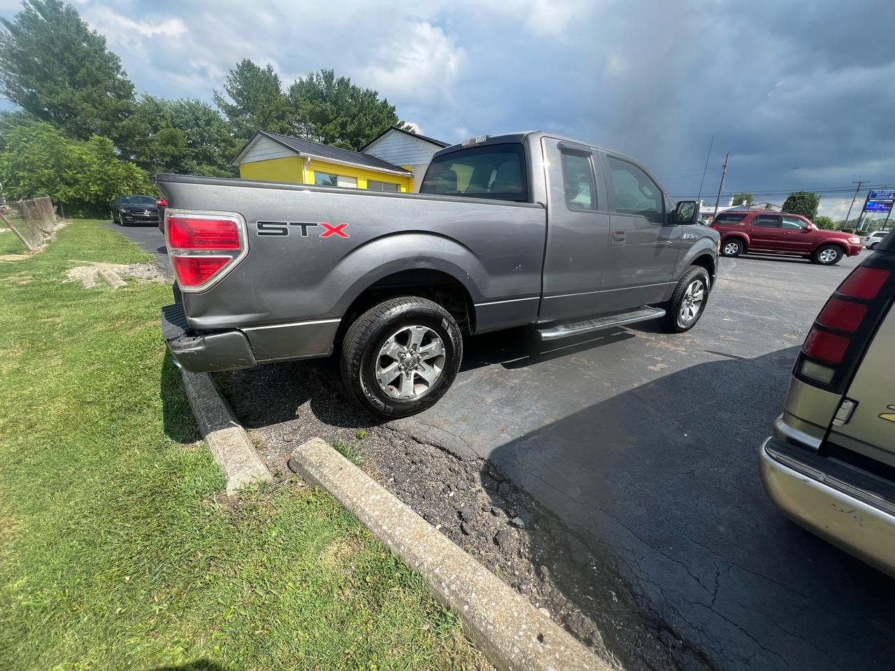 Ford F-150 2WD SuperCab 145" XL 2013