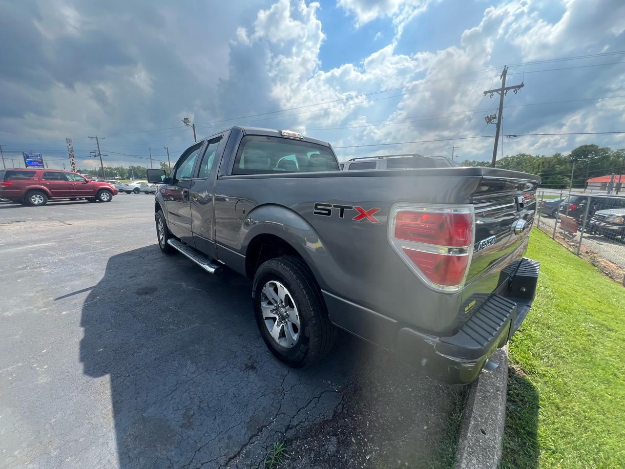 Ford F-150 2WD SuperCab 145" XL 2013