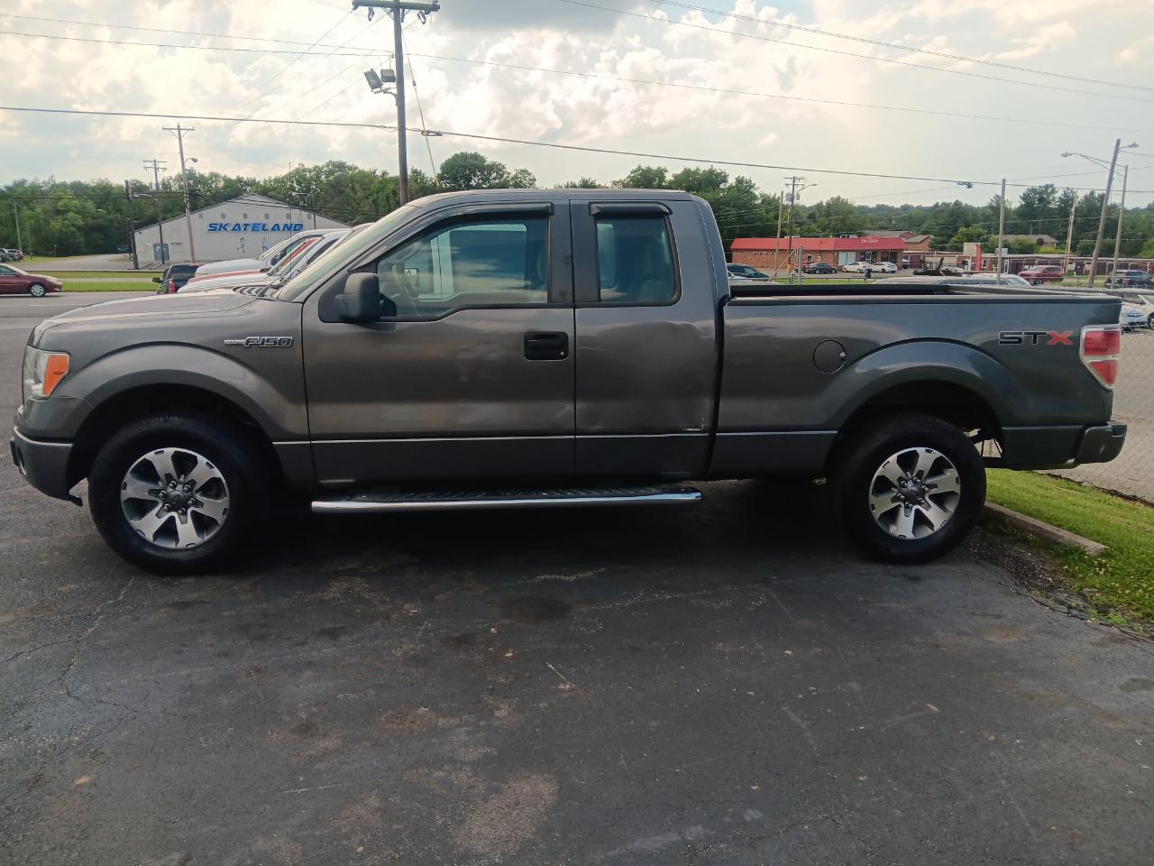 Ford F-150 2WD SuperCab 145" XL 2013
