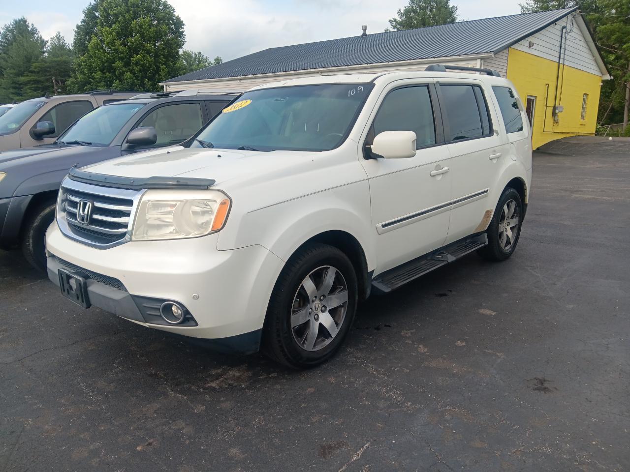 Honda Pilot 2WD 4dr Touring w/RES & Navi 2012