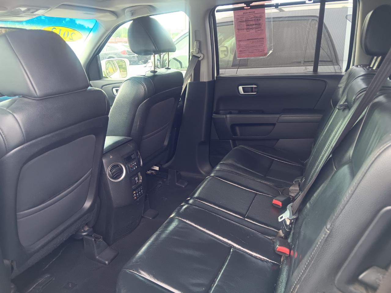 Honda Pilot 2WD 4dr Touring w/RES & Navi 2012