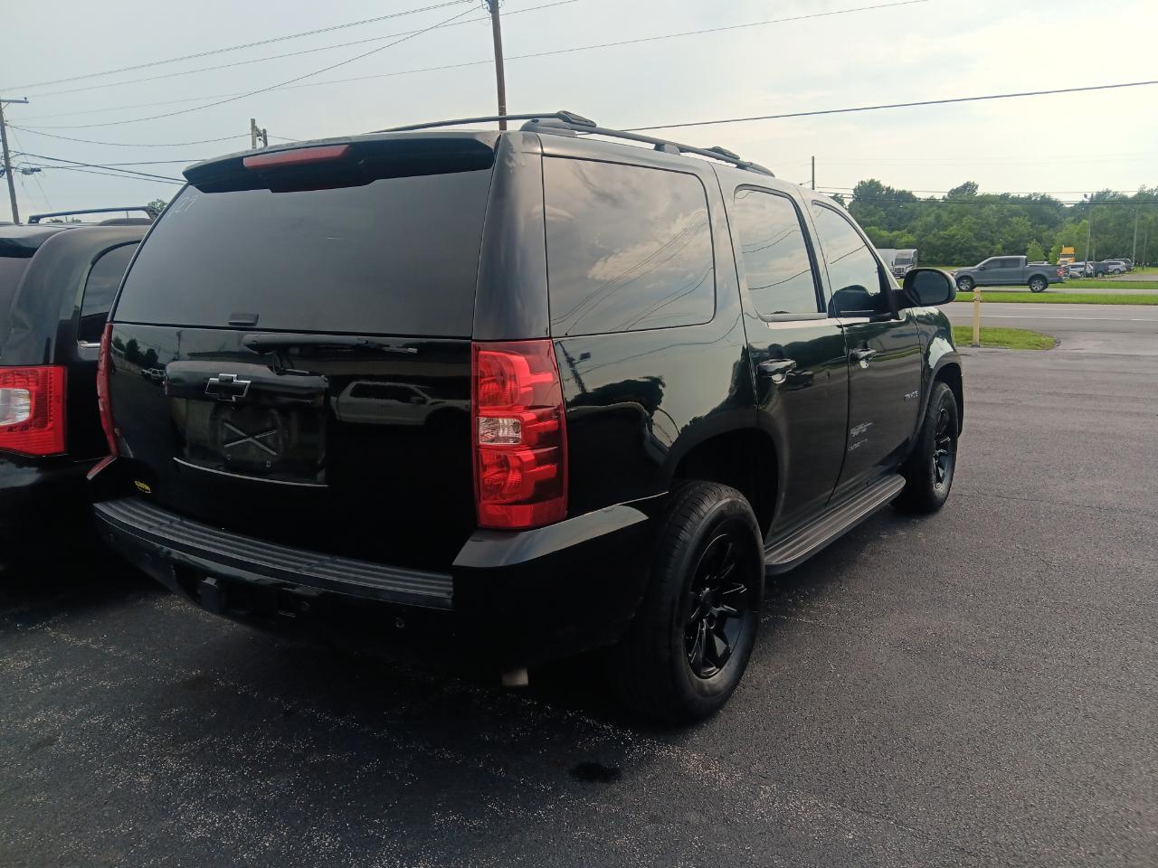 Chevrolet Tahoe 2WD 4dr 1500 LS 2011