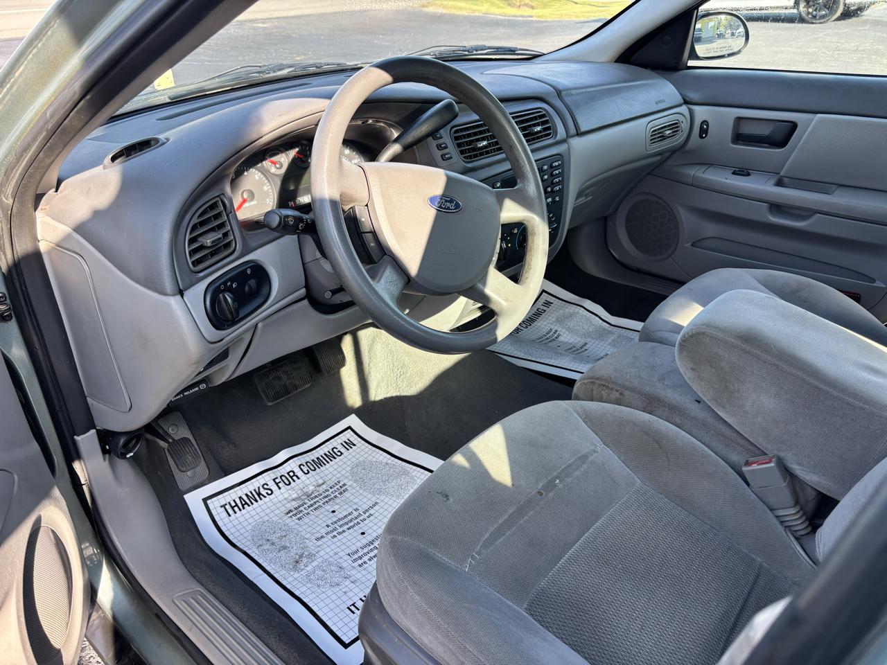 Ford Taurus 4dr Sdn SE 2006