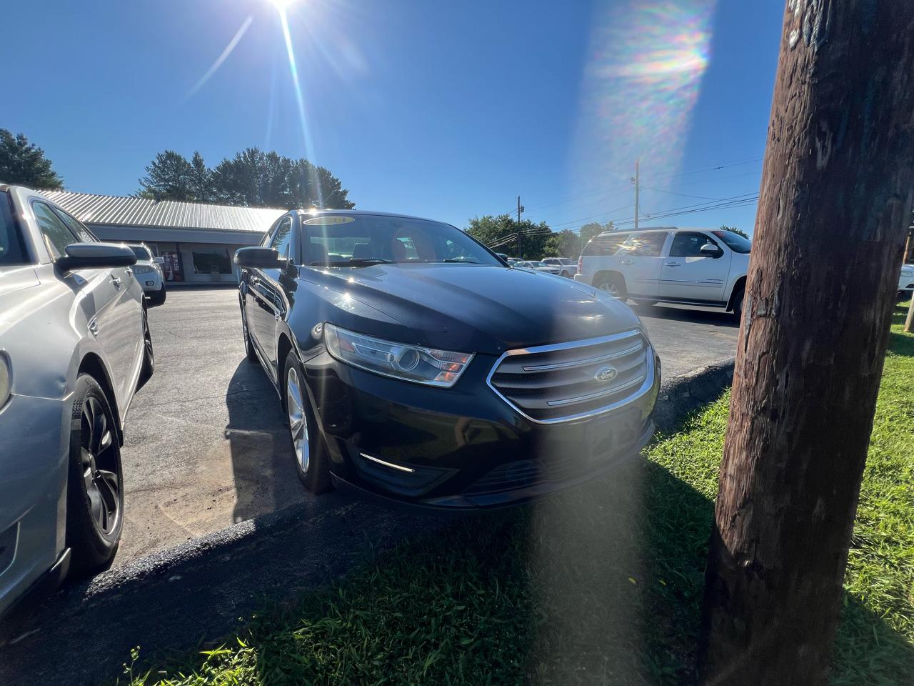 2014 Ford Taurus 4dr Sdn SEL FWD