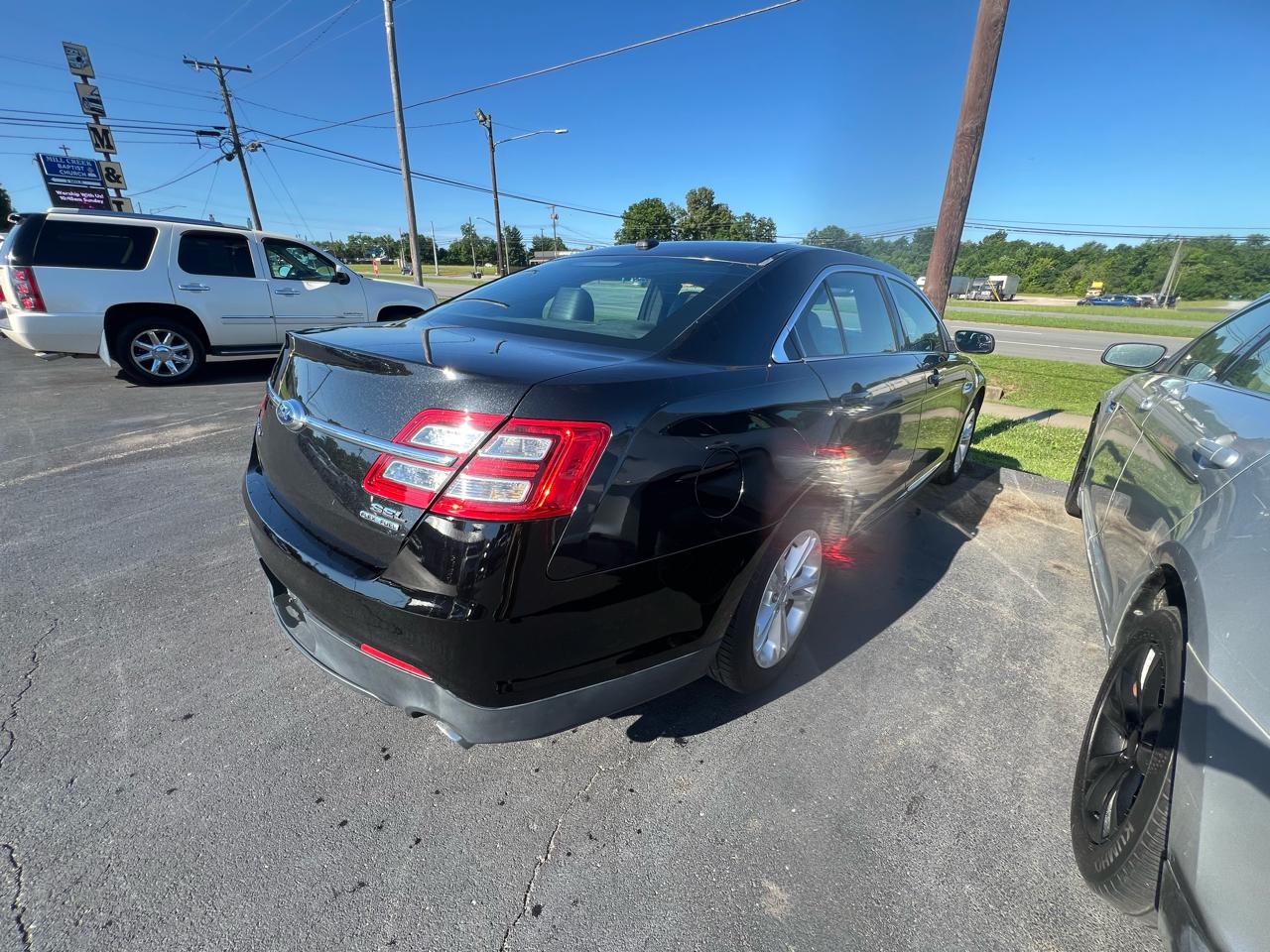 Ford Taurus 4dr Sdn SEL FWD 2014