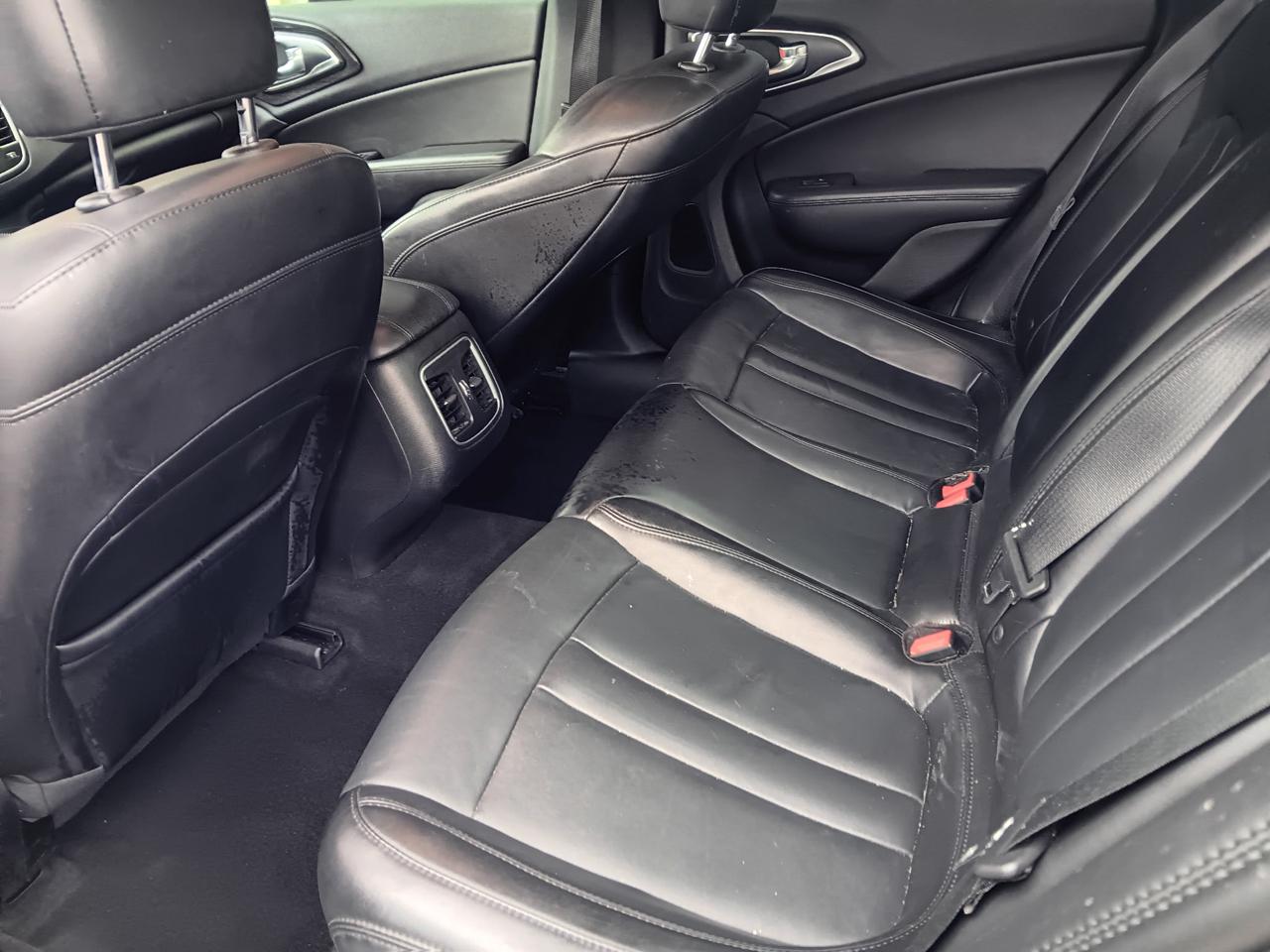 Chrysler 200 4dr Sdn C AWD 2015