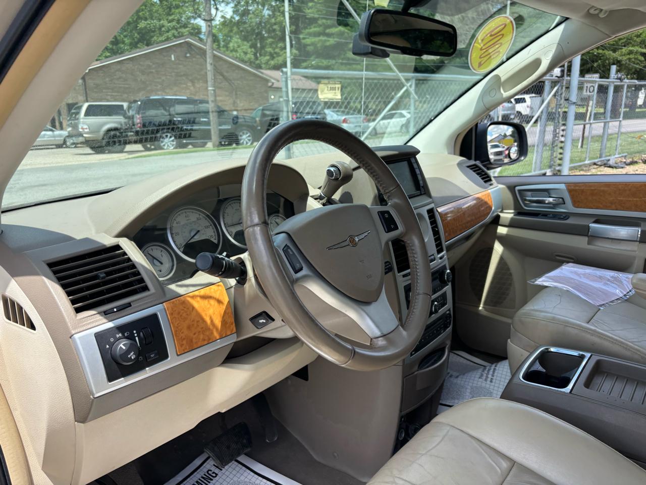 Chrysler Town & Country 4dr Wgn Limited 2009