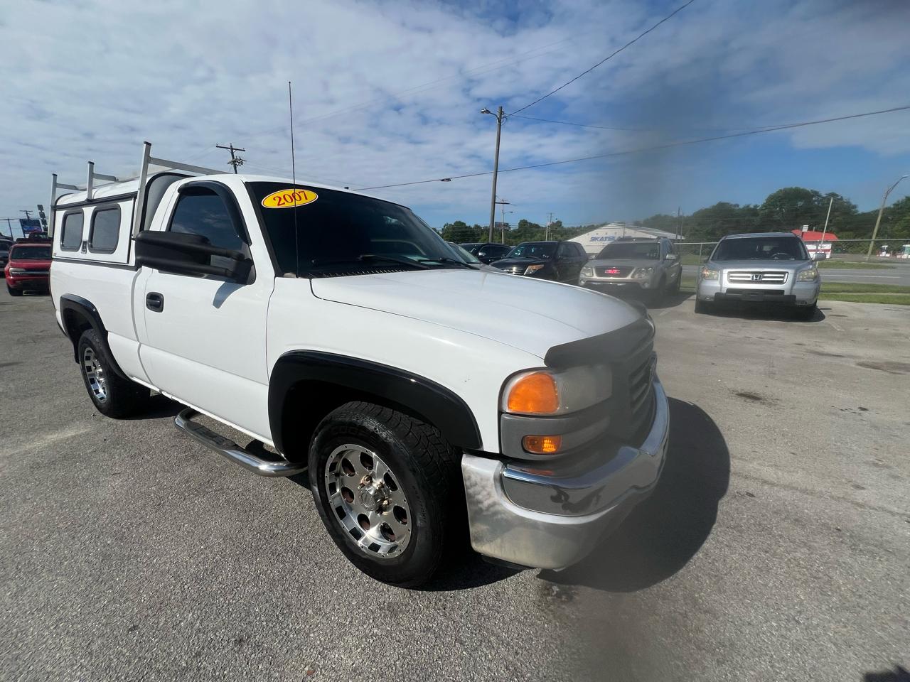 GMC Sierra 1500 Classic 2WD Reg Cab 119.0" Work Truck 2007