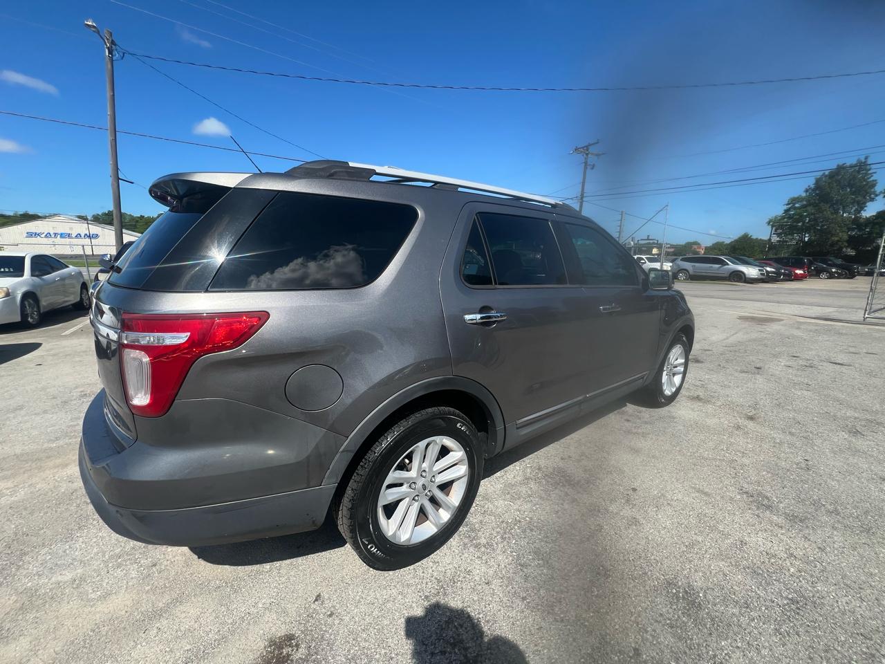 Ford Explorer FWD 4dr XLT 2012