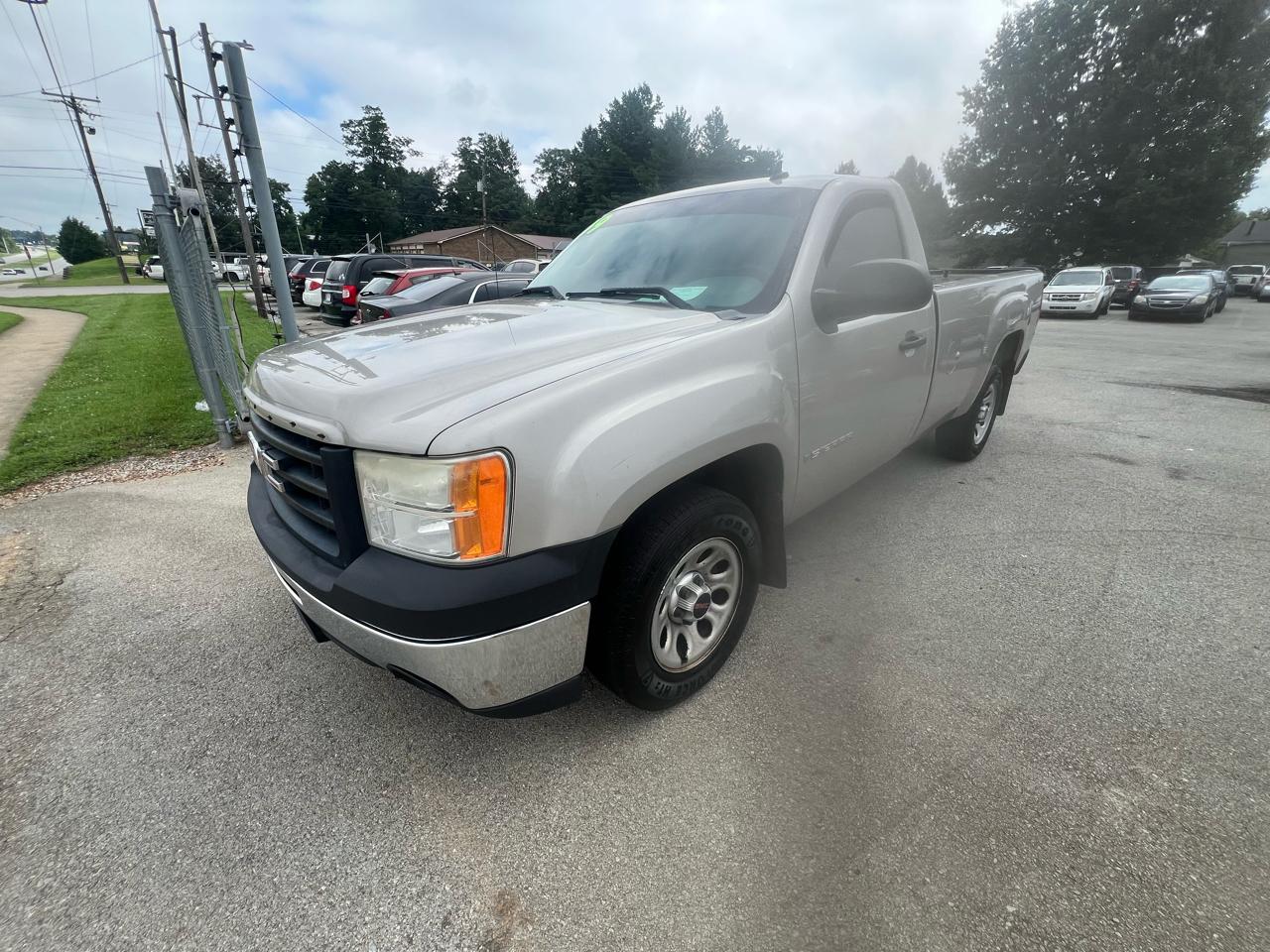 2009 GMC Sierra 1500 2WD Reg Cab 133.0" Work Truck