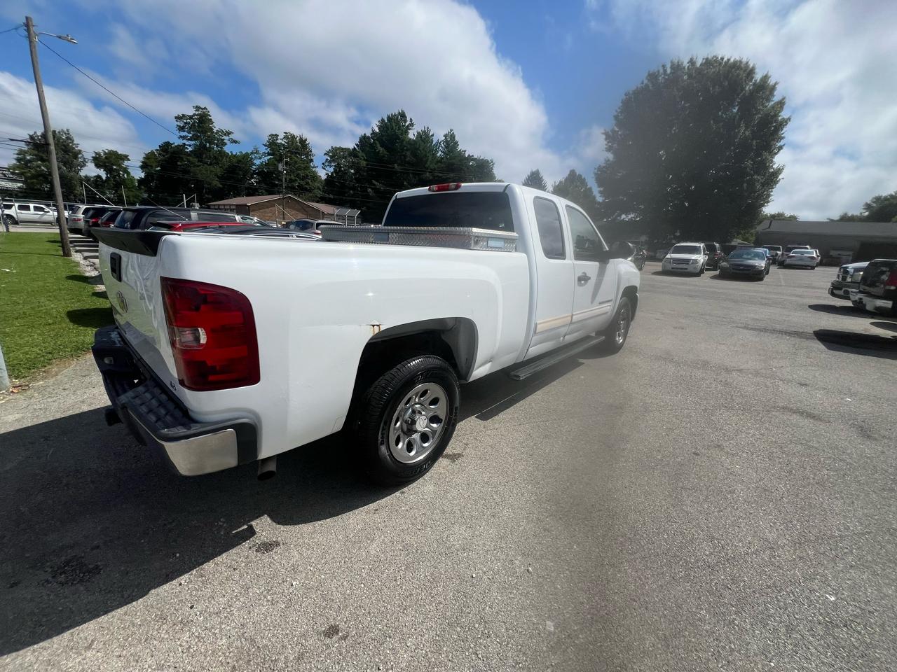 Chevrolet Silverado 1500 2WD Ext Cab 143.5" LS 2009