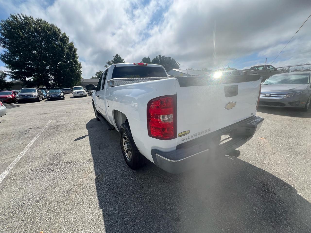 Chevrolet Silverado 1500 2WD Ext Cab 143.5" LS 2009