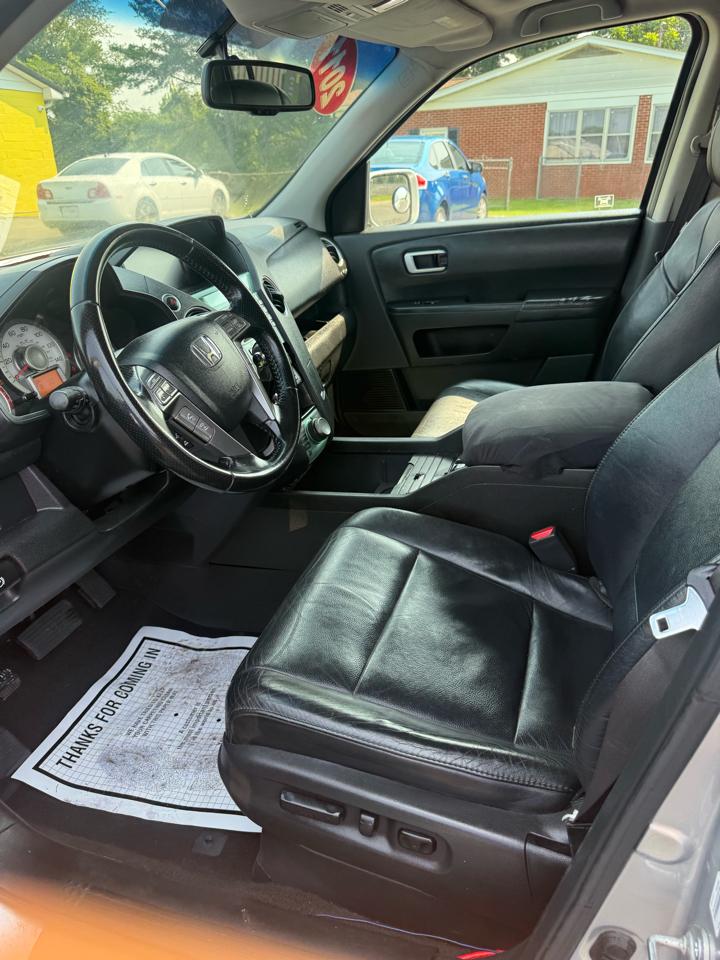 Honda Pilot 4WD 4dr Touring w/RES & Navi 2010