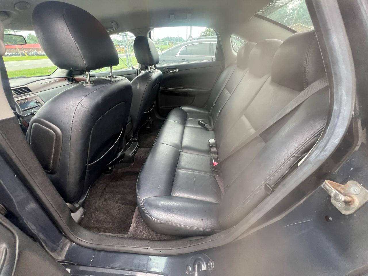 Chevrolet Impala 4dr Sdn LS 2009