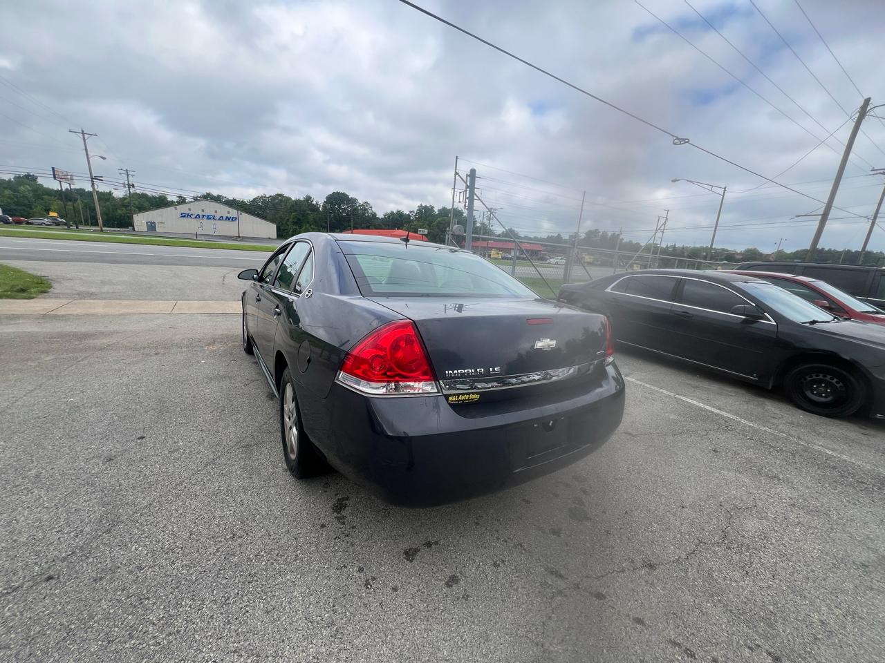 Chevrolet Impala 4dr Sdn LS 2009
