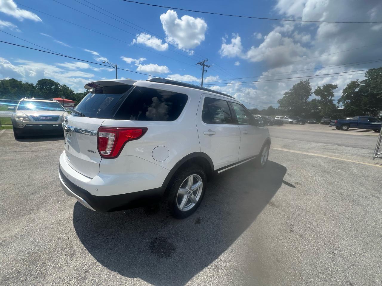 Ford Explorer XLT 4WD 2017