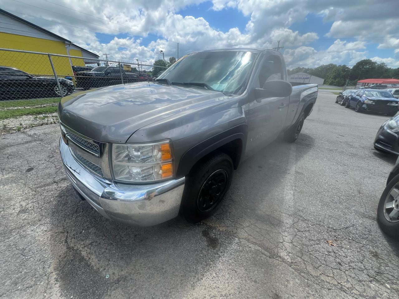 Chevrolet Silverado 1500 2WD Reg Cab 133.0" Work Truck 2013