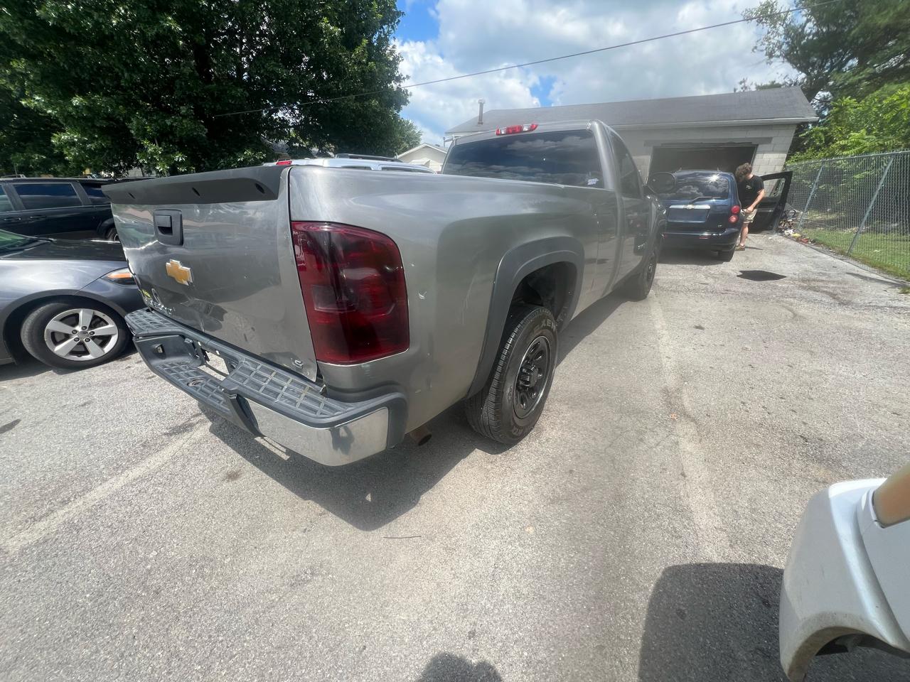 Chevrolet Silverado 1500 2WD Reg Cab 133.0" Work Truck 2013