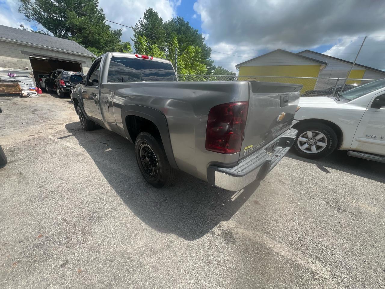 Chevrolet Silverado 1500 2WD Reg Cab 133.0" Work Truck 2013