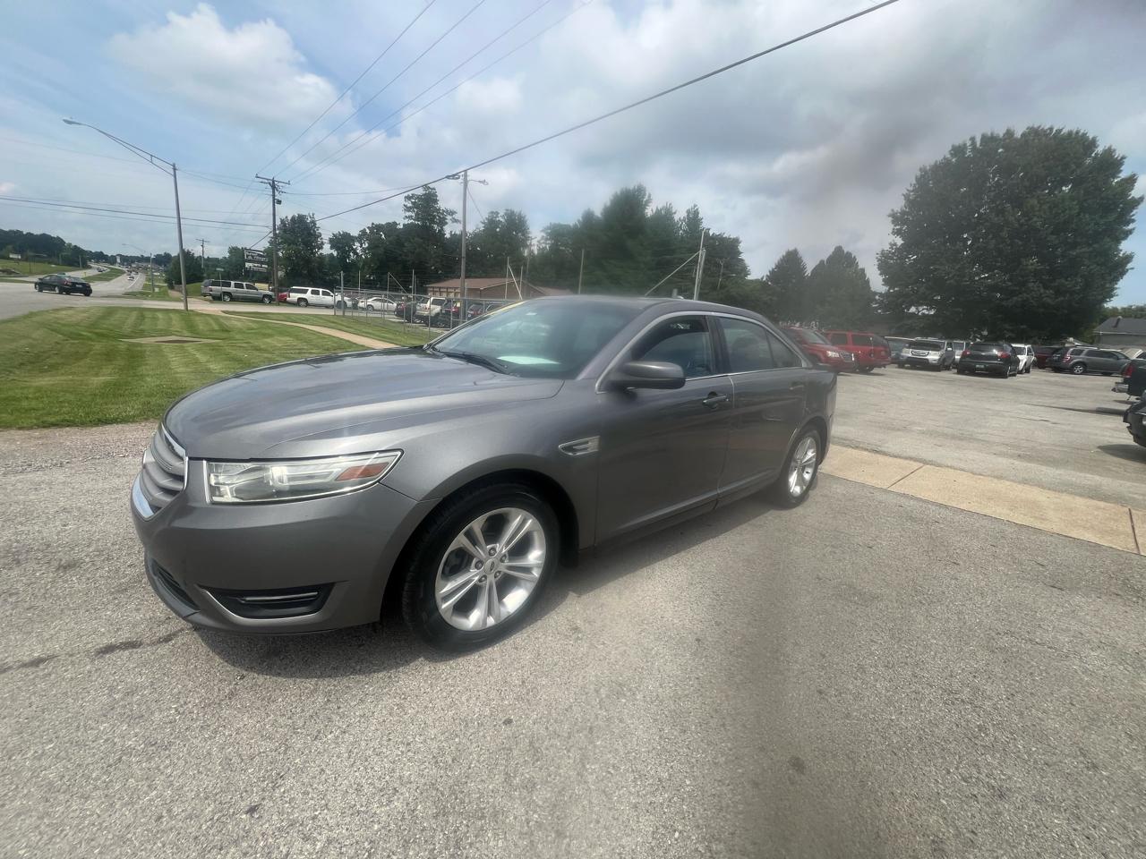 Ford Taurus 4dr Sdn SEL FWD 2013