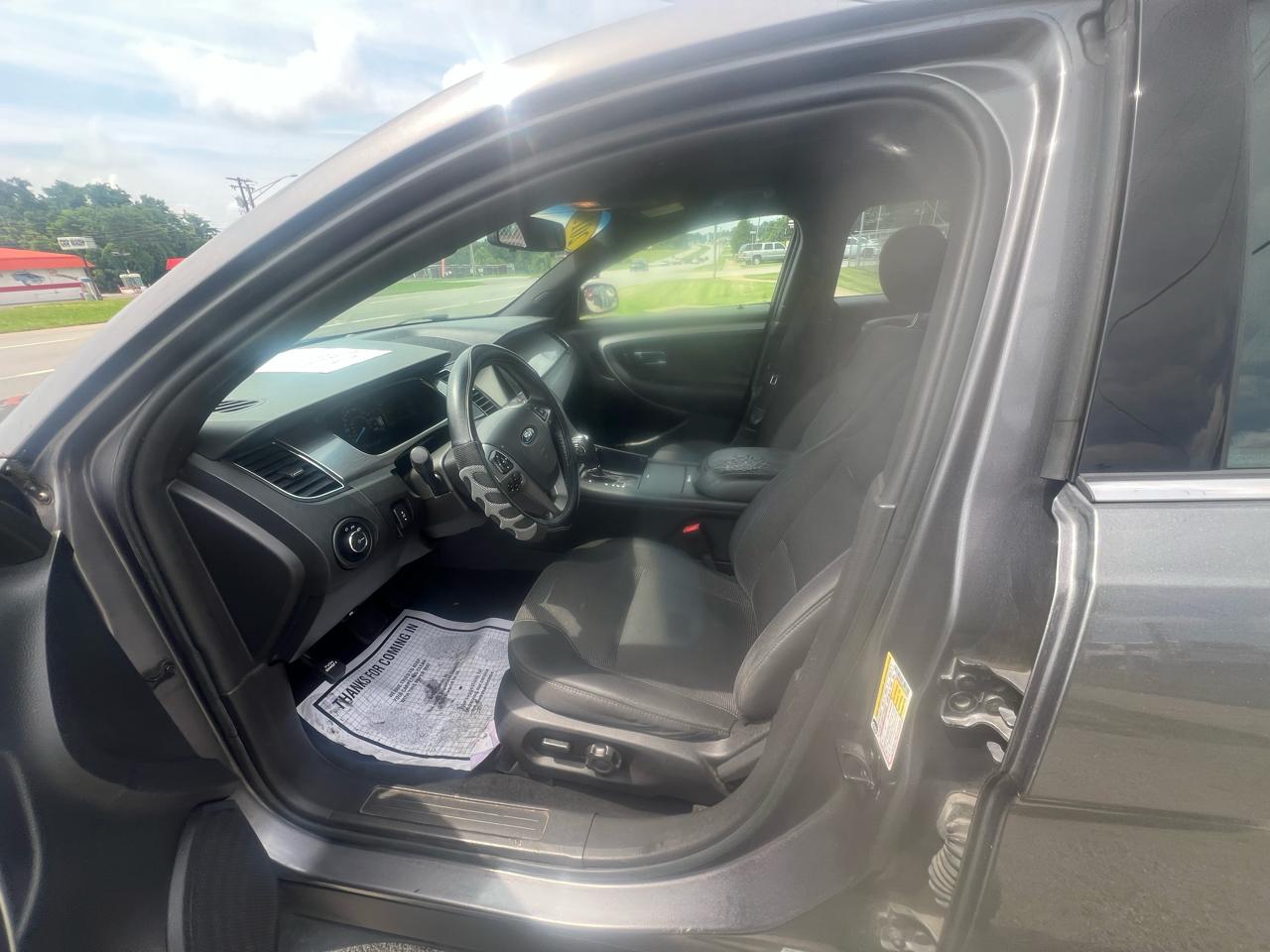 Ford Taurus 4dr Sdn SEL FWD 2013