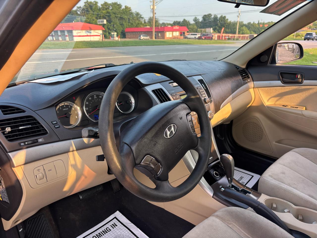 Hyundai Sonata 4dr Sdn I4 Auto GLS 2010