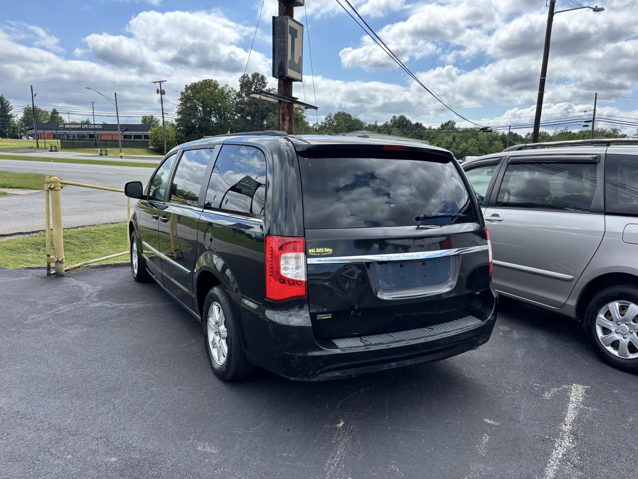 Chrysler Town & Country 4dr Wgn Touring 2012