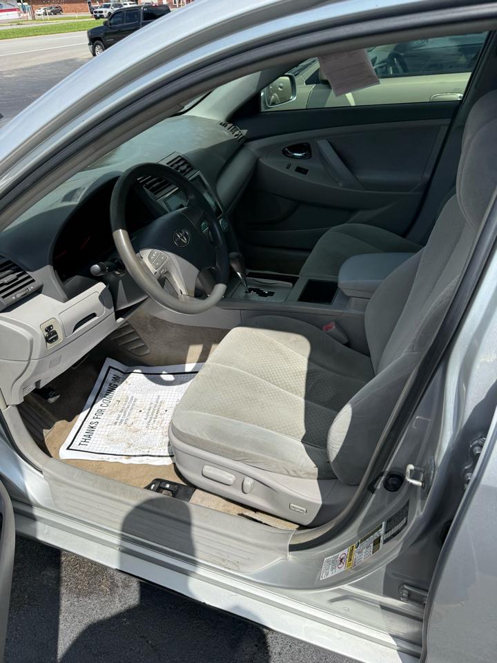 Toyota Camry 4dr Sdn I4 Man (Natl) 2009