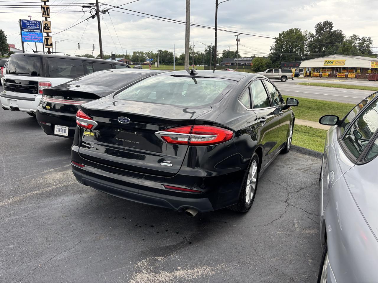 Ford Fusion SE FWD 2019