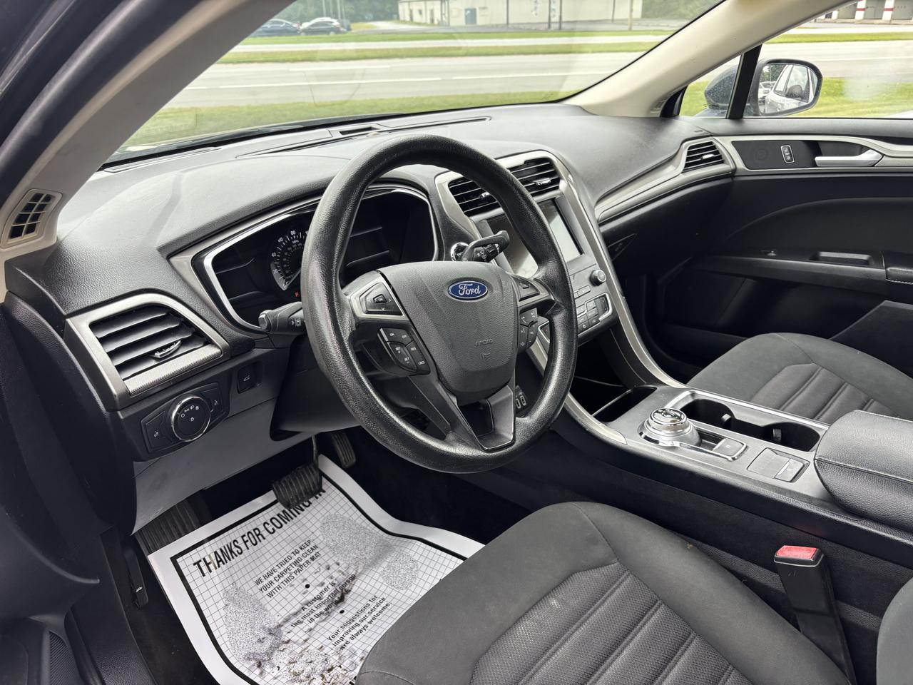 Ford Fusion SE FWD 2019