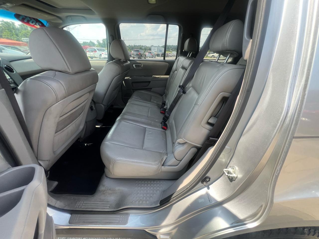 Honda Pilot 2WD 4dr EX-L w/Navi 2011