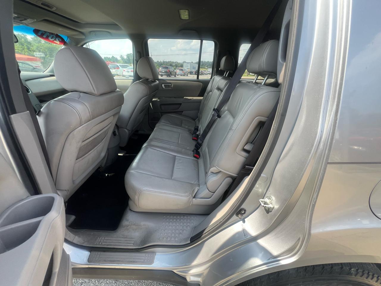 Honda Pilot 2WD 4dr EX-L w/Navi 2011