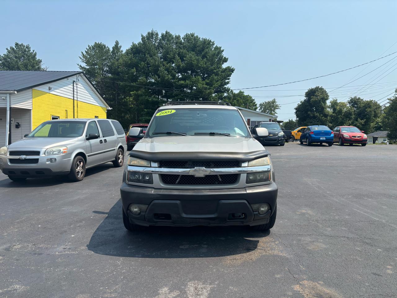 Chevrolet Avalanche 1500 5dr Crew Cab 130" WB 4WD 2004