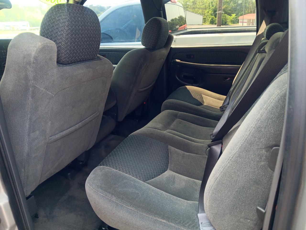 Chevrolet Avalanche 1500 5dr Crew Cab 130" WB 4WD 2004